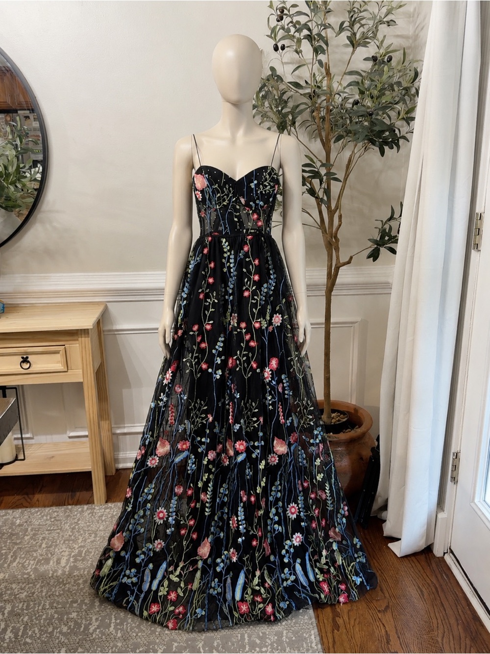 City Studio Black Floral Embroidered Spaghetti-Strap Prom, Gala, Homecoming Gown